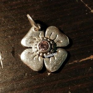 Daisy clasp opener, Pandora retired